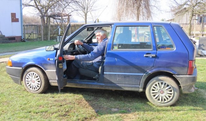 MOMČILO U DESETOJ DECENIJI ZDRAV KAO DREN! Ne ide kod lekara i vozi bez naočara, tvrdi da je vitalan zbog jednog PRIRODNOG NAPITKA (FOTO)