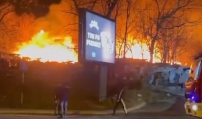 PRVI SNIMCI POŽARA U USTANIČKOJ ULICI! Gore barake, vatra se širi velikom brzinom (VIDEO)