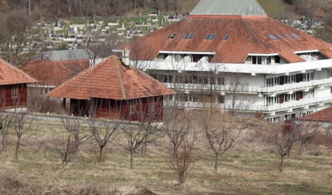 MEŠTANI SELA DANIMA U STRAHU OD DVE GLADNE, ALI I JAKO OPASNE ŽIVOTINJE! Niko ne sme da im priđe ni na nekoliko metara