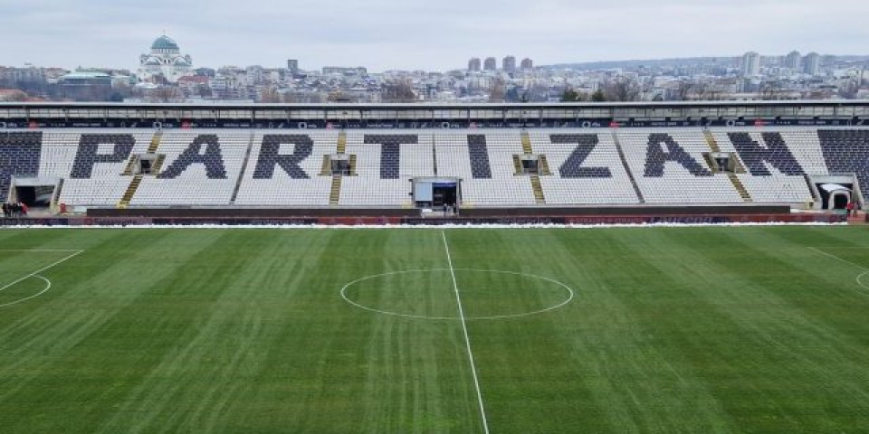 NEMA SNEGA! Pogledajte kako izgleda stadion Partizana za meč sa Radničkim! (FOTO)