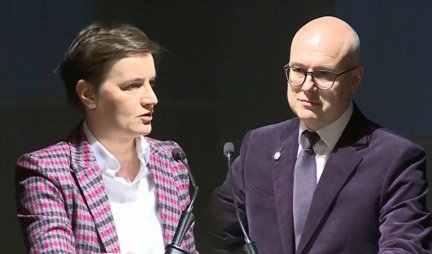 BRNABIĆ I VUČEVIĆ NA TRIBINI POVODOM 8. MARTA: "Žene se danas nalaze na rukovodećim mestima..." "I Srbija je ženskog roda!"