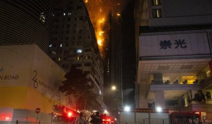 (FOTO, VIDEO) DRAMA U HONG KONGU! Neboder gori kao da je od papira, evakuisano 130 ljudi!