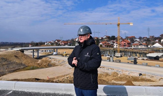 RADI SE PUNOM PAROM! Vesić obišao radove između Novog Beograda i Surčina: Brza saobraćajnica završena do 31. marta (FOTO/VIDEO)
