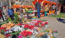 NA MARTOVSKOM BAZARU ZA SVAKOGA PONEŠTO! U susret Osmom martu, Gradski trg Kikinde u SVEČARSKOM RUHU (FOTO)