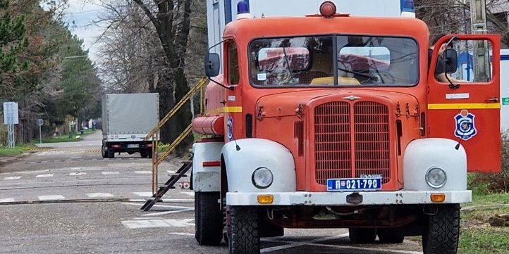 Četiri osobe otrovane zbog curenja plina u Kikindi! Među njima dvoje maloletnika i policajac