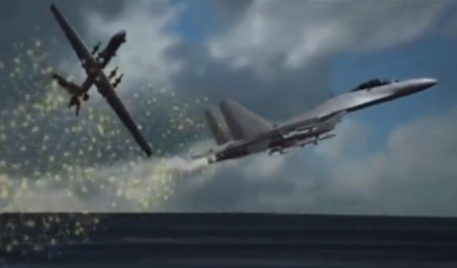 PRIKAZAN TRENUTAK SUDARA SUHOJA I AMERIČKOG DRONA IZNAD CRNOG MORA! Simulacija: Ruski lovac podleteo ispod "žeteoca", pa ga žestoko potkačio? Bespilotna letelica nije imala šanse (VIDEO)