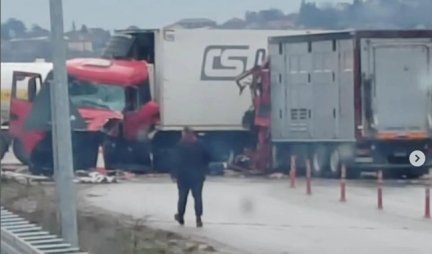 IZGUBIO KONTROLU NAD KAMIONOM, ULETEO U SUPROTNU TRAKU! Novi detalji sudara dva kamiona u Resniku!