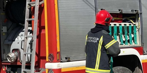 Pukla cev sa amonijakom u mlekarI! Povređen jedan radnik u Pančevu, vatrogasci na terenu!