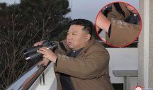 (FOTO) ZBOG OVOG NEKO MOŽE BITI STRELJAN! Fatalna greška telohranitelja Kim Džong-una, zbog jedne GREŠKE sada im život VISI O KONCU!
