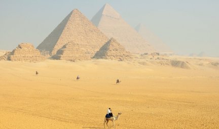 Rešena jedna od najvećih misterija egipatskih piramida! Evo kako su dopremili i pomerali blokove teške dve tone!