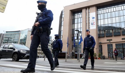 Policija upala u Evropski parlament, lovili Putinove agente! Svi koji ne misle loše o Rusima su meta briselskog ludila!