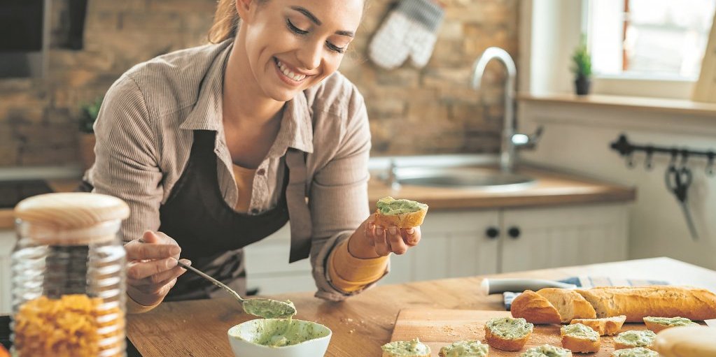 Reguliše apetit, čuva vid, doprinosi plodnosti... Ova namirnica je idealna za razne namaze, a niste svesni koliko je zdrava (FOTO)
