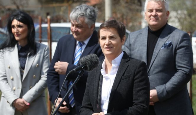 Brnabić: Vi se stidite naslovnih strana Danasa?