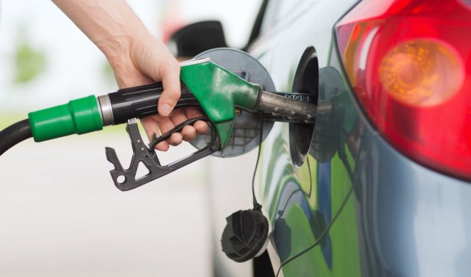 Sjajne vesti, i dizel i benzin jeftiniji: Ovo su nove cene goriva