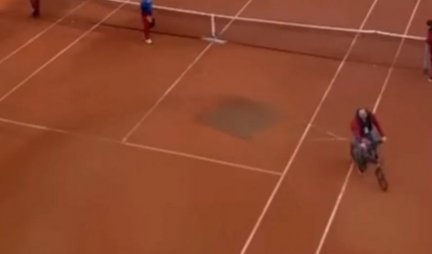 TVITER GORI! OVAJ SNIMAK OBILAZI PLANETU! Detalj sa Srpska opena NIKAD VIĐEN u svetu tenisa! (VIDEO)