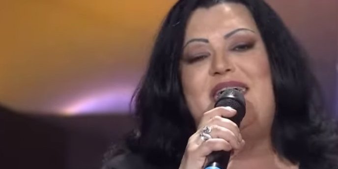SA HEMOTERAPIJE NA NASTUP! Pevačica Bojana Barjaktarević ponovo obolela: Borim se kao lav!