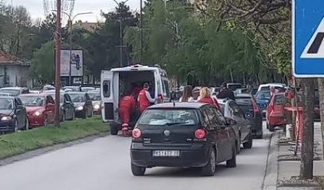 JEZIVA SAOBRAĆAJNA NESREĆA U ČAČKU! Teško povređena žena, lekari joj se bore za život!