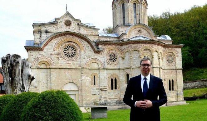 VUČIĆ POSETIO LJUBOSTINJU! Ovo mesto, izgrađeno na temeljima ljubavi, vekovima je simbol zaveštanja, vere i nepokorenog duha našeg naroda (FOTO)