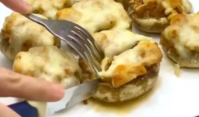 TOPE SE U USTIMA! Napravite punjene pečurke, ukusnije nego iz bilo kog restorana! (VIDEO)