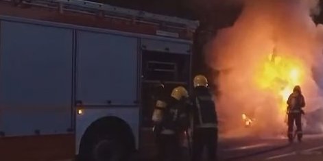 Vatrogasci sprečili tragediju! Izgorela kuća u centru Leskovca (VIDEO)