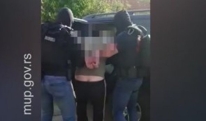 Pomahnitali muškarac vikao prolaznicima: "Sve Srbe treba pobiti"! Policija ga odvela u Kliniku "Laza Lazarević"