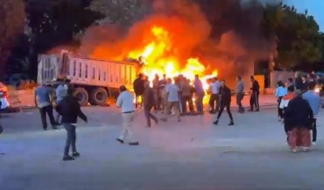 HOROR U TURSKOJ! Kamion udario u kolonu automobila, 12 osoba nastradalo! (VIDEO)