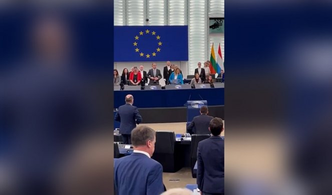 Na otvaranju plenarne sednice EP u Strazburu održan minut ćutanja zbog tragičnih događaja u Srbiji! (VIDEO)