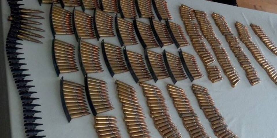 Turčin pokušao da prošvercuje 247 komada lovačkih patrona! Zaplena municije na Batrovcima