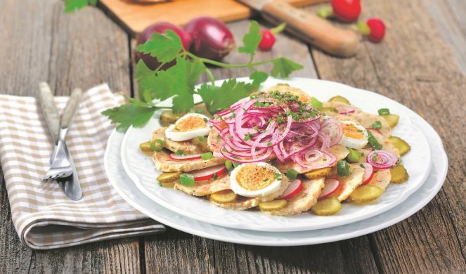 SALATA SA KNEDLAMA! Preukusan zalogaj kojem ćete se rado vraćati!