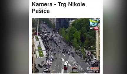 LJUDI, OVO NEMA NIGDE! Pogledajte kako pedesetak političkih lešinara teroriše Beograđane posle napornog dana! (VIDEO)