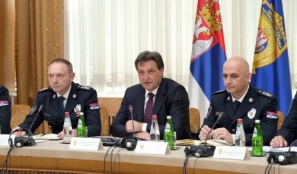 MERE ZA BEZBEDNOST DO KRAJA ŠKOLSKE GODINE! Ministar Gašić analizirao rezultate rada policije u proteklih šest meseci (FOTO)