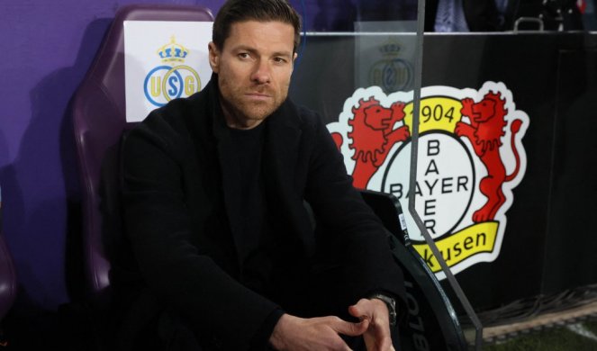 NE IDE MU SE IZ BUNDESLIGE! Ćabi Alonso veran Bajeru