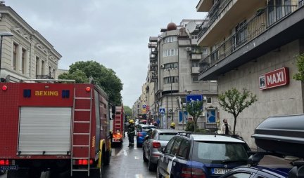 JEDNA OSOBA POVREĐENA U POŽARU NA ČUKARICI: Vatra izbila u stanu na osmom spratu