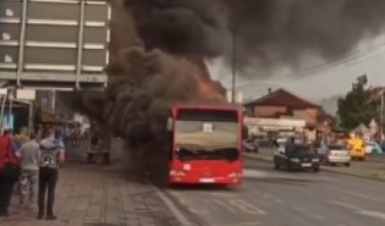 ZAPALIO SE AUTOBUS U NIŠU: Vatrogasci brzo intervenisali, nije bilo povređenih