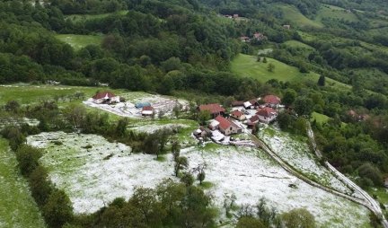 ZBOG NEVREMENA DESETINE MEŠTANA NA KABLARU BEZ STRUJE: Bele se njive, bujica uništila lokalne puteve