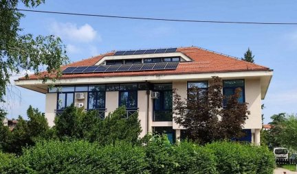Postavljanje solarnih panela na zgradu RGZ-a u Grockoj kao deo održive energetske strategije