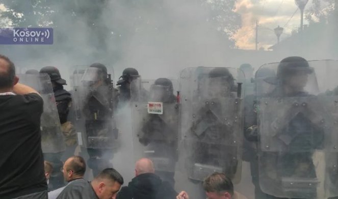 UHAPŠENI DUŠAN OBRENOVIĆ U ZVEČANU BRUTALNO PRETUČEN! Kurtijevi policajci mu zadali stravične povrede!