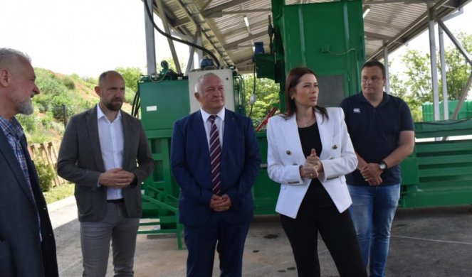 Ministarka Vujović obišla transfer stanicu sa reciklažnim dvorištem u Petrovcu na Mlavi: Unapređujemo kvalitet života građana u ovom delu Srbije (FOTO/VIDEO)