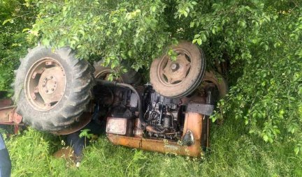 Traktorista udario u drvo i poginuo