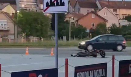 AUTOMOBIL RAZNEO MOTOCIKLISTU! Teška nesreća na obilaznom putu u Šapcu (FOTO)