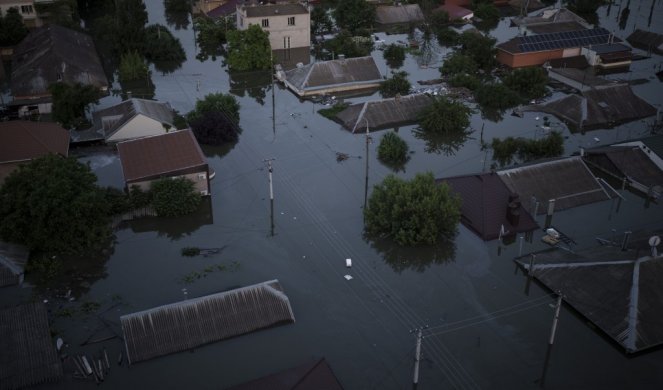 DRAMATIČNA SITUACIJA U UKRAJINI! "SADA NE ZNAMO GDE JE OPASNOST!" Nova agonija posle razaranja brane, voda odnela hiljade nagaznih mina, smrt vreba na svakom koraku! (FOTO)