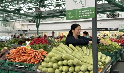 BEZGOTOVINSKO PLAĆANJE MOGUĆE I NA PIJACAMA: Građani voće i povrće više vole da plaćaju karticom