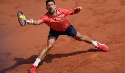 NOVAK JE U FINALU ROLAN GAROSA! Đoković srušio povređenog Alkaraza posle četiri seta, ide po 23. grend slem titulu! (VIDEO)