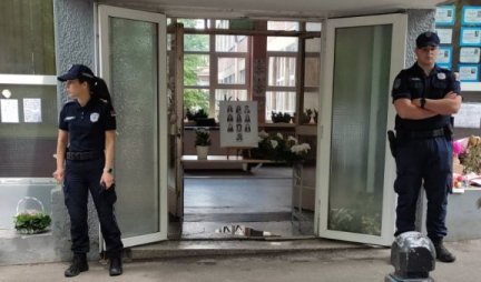 Školski policajac OŠ "Vladislav Ribnikar" reagovao po prijavi! Dečak u čijem je rancu pronađen nož tvrdi da nije njegov