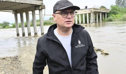 BIĆE DONET ZAKON O ODRŽAVANJU PUTNE INFRASTRUKTURE! Vesić obišao srušeni most kod Čačka (FOTO)