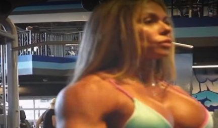 (VIDEO) NEVEROVATNA SNAGATORKA IZ BRAZILA Ona jede sedam obroka dnevno - evo zbog čega je dobila nadimak Žena-hulk