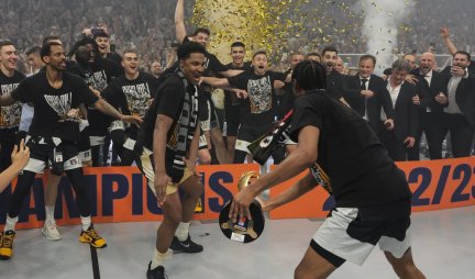 ANALIZA SEZONE - KK PARTIZAN: Željkova fantastična košarka, napredak na svim nivoima, povratak u Evroligu i konačno veliki trofej!