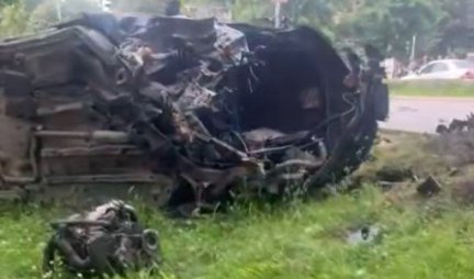 (VIDEO) TEŠKA SAOBRAĆAJNA NESREĆA U JAGODINI: Jedan automobil potpuno uništen, četiri osobe povređene