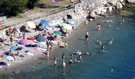 Hrvati naplaćuju kupanje u moru?! Ženi na Hvaru ispostavili račun: Ovoliko košta brčkanje!