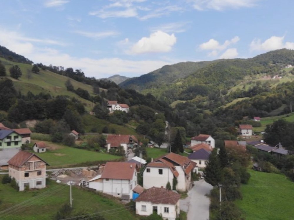 Na ovom mestu je sahranjen Pavle Orlović Lazarov barjaktar